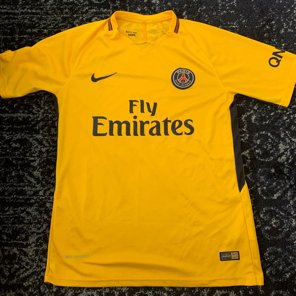 2017 men’s PSG jersey